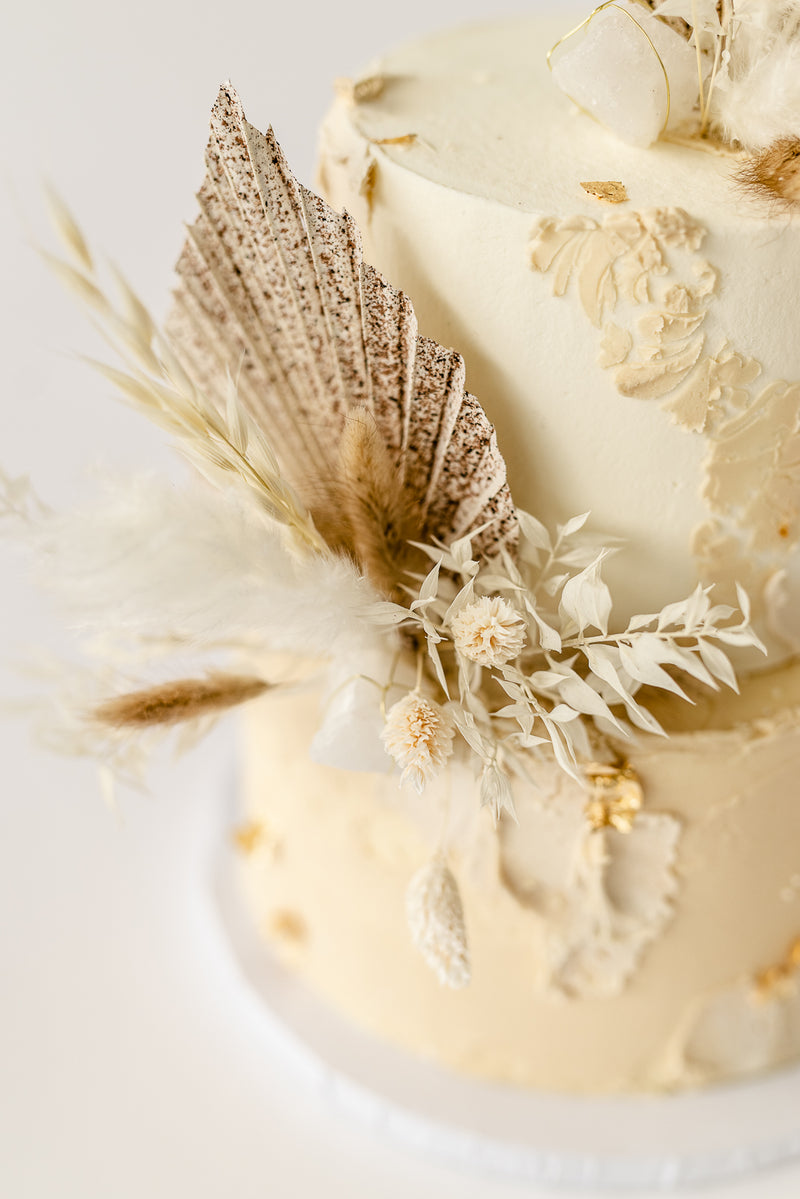 Bleached Stone Dried Floral Cake Kit
