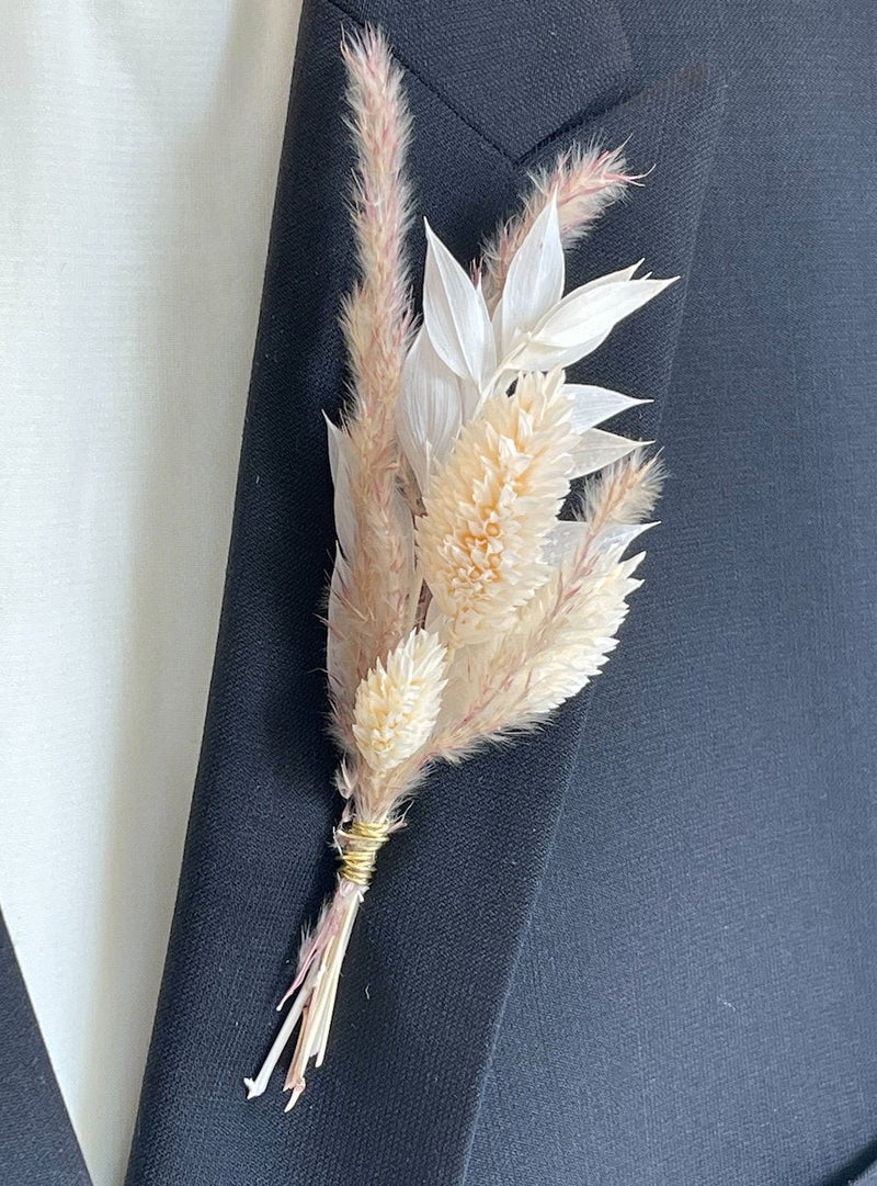 Pampas | Bleached Ruscus Boutonniere